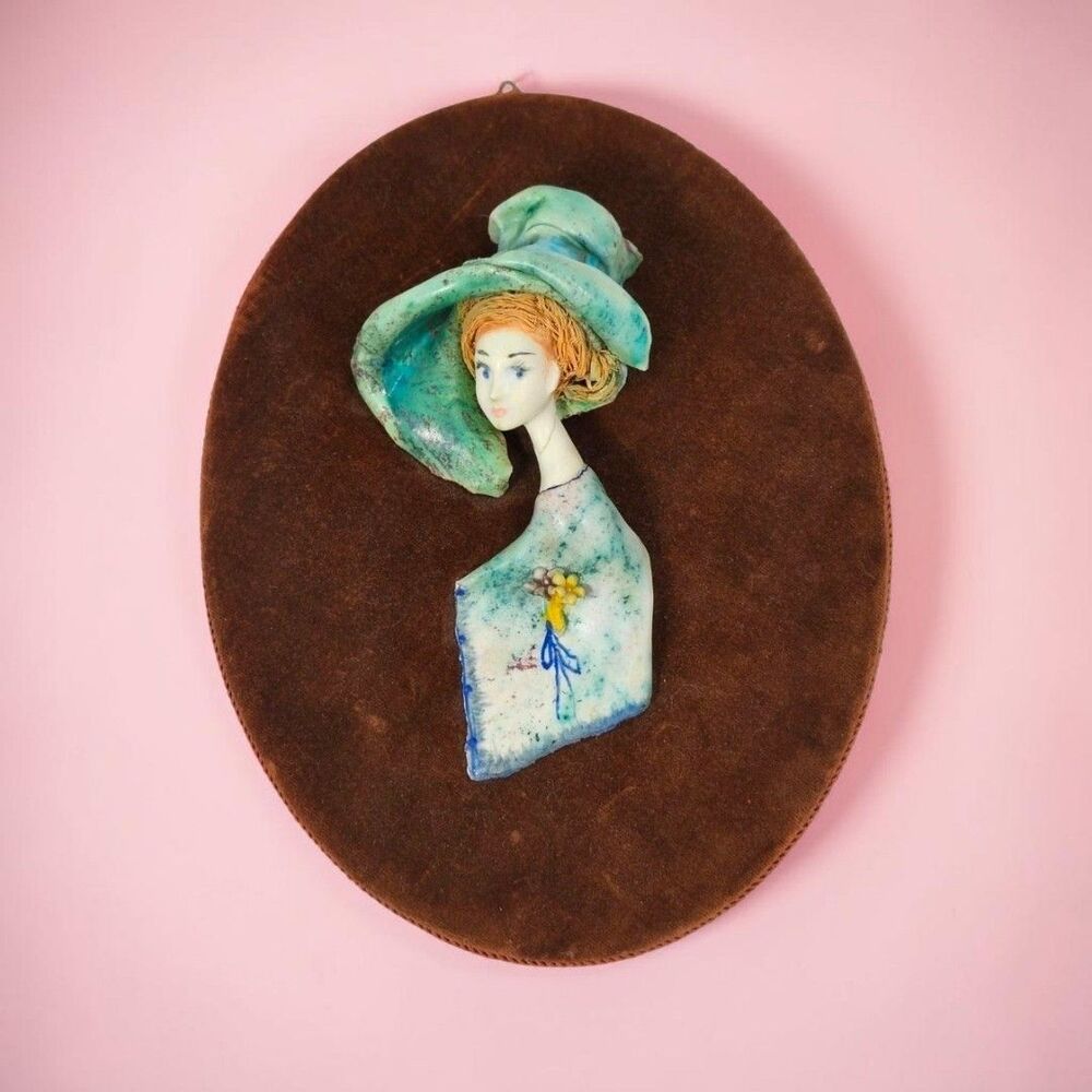 Toni Moretto Lo Scricciolo Lady Hat Wall Plaque Velvet Oval Triade Roma Italy